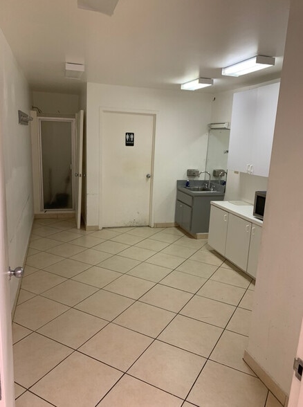 More Photos Of 5333 N Dixie Hwy, Oakland Park Medical For Lease