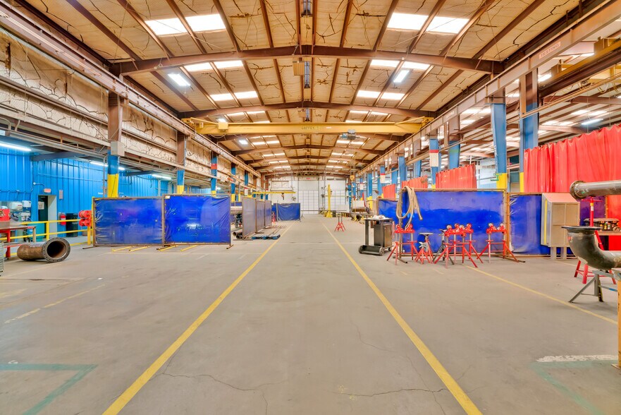 More Photos Of 500 Randall St, Rhome Manufacturing For Lease