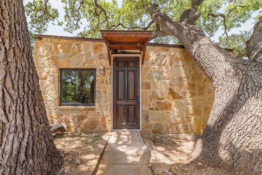 More Photos Of 325 Eagle Rest Ln, Burnet Marina For Sale