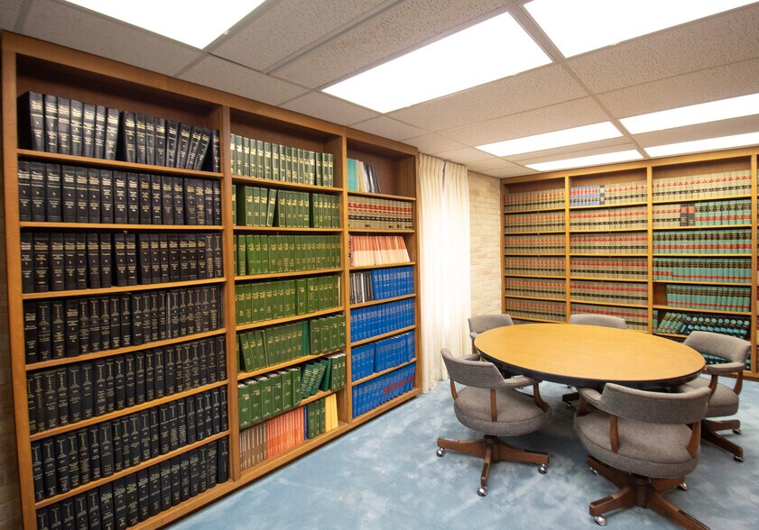 More Photos Of 600 S Closner Blvd, Edinburg Office For Sale