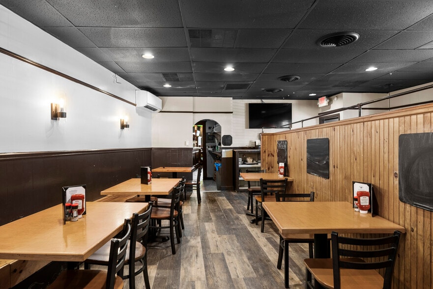 More Photos Of 367 Delaware Ave, Delmar Bar For Sale