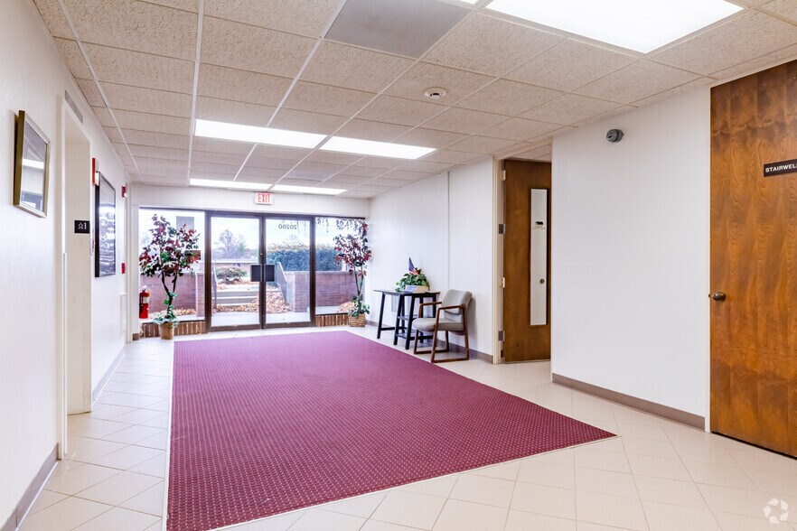 More Photos Of 20280 Governors Dr, Olympia Fields Unknown For Lease