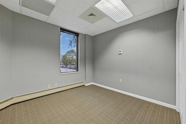 More Photos Of 414 E Walnut St, Green Bay Office For Lease