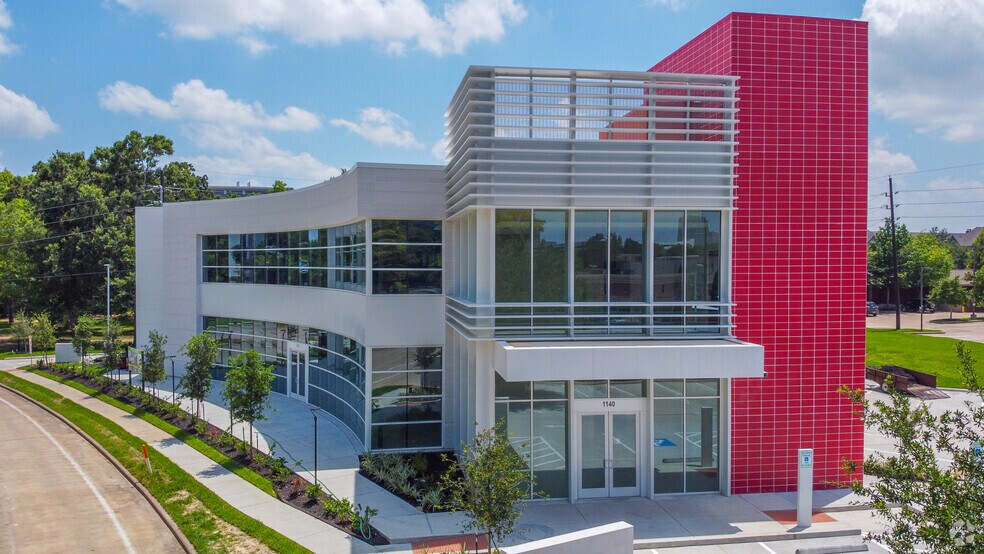 More Photos Of 1140 Enclave Pky, Houston Medical For Sale