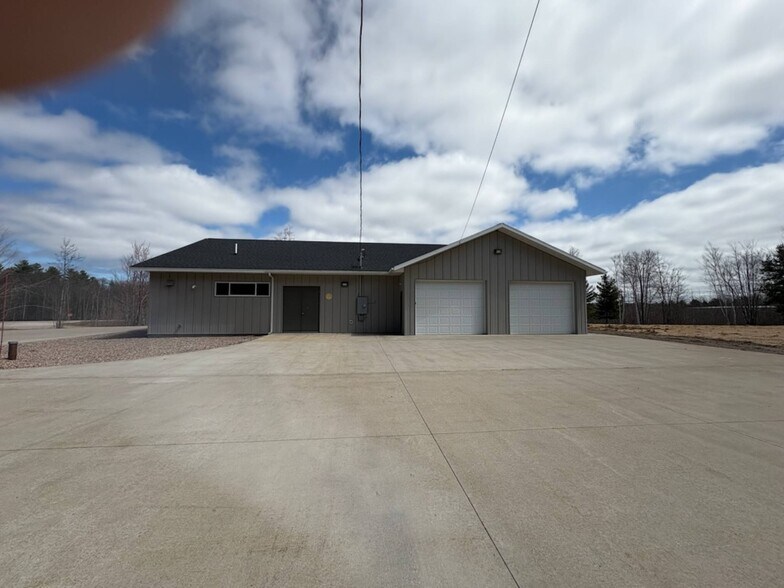 More Photos Of 928 County Road 480, Marquette Service For Sale