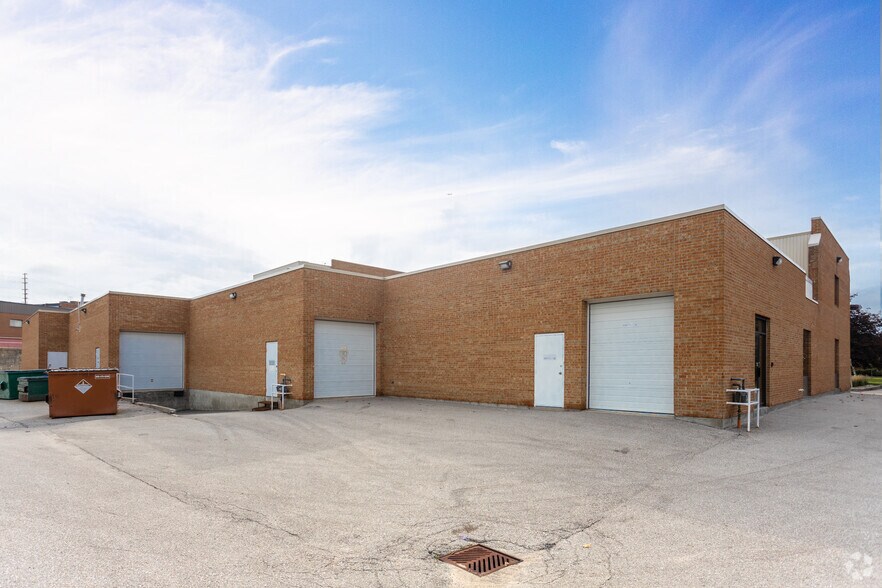 More Photos Of 2900 John St, Markham Office For Lease