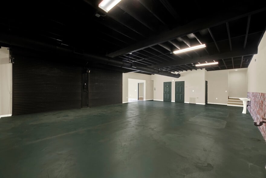 More Photos Of 124 S Porter Rd, Dixon Service For Sale