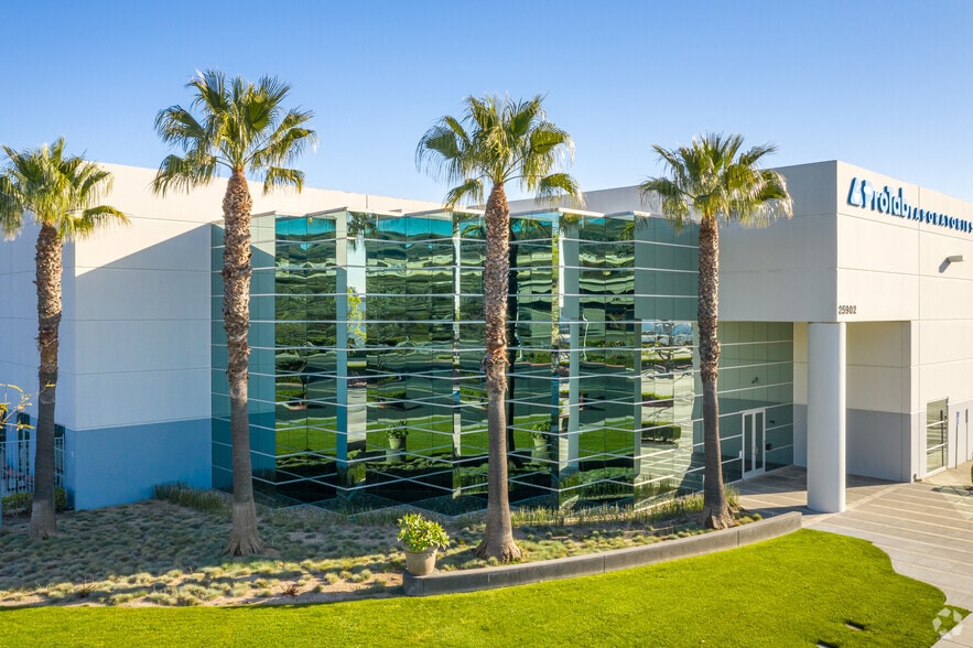 More Photos Of 25892-25902 Towne Centre Dr, Foothill Ranch Manufacturing For Lease