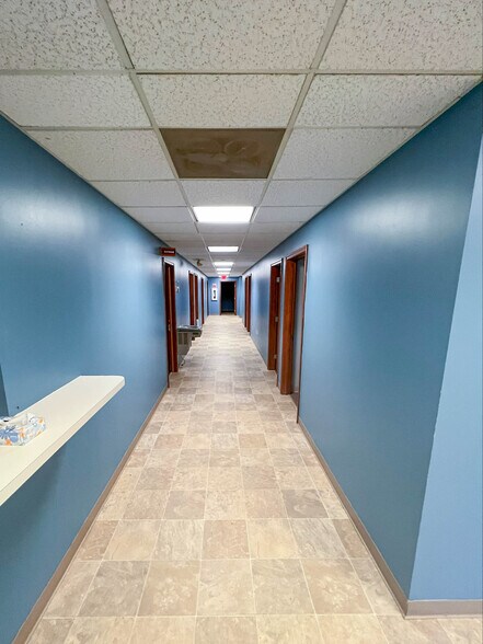 More Photos Of 496 Old Route 66, Saint Robert Office For Lease