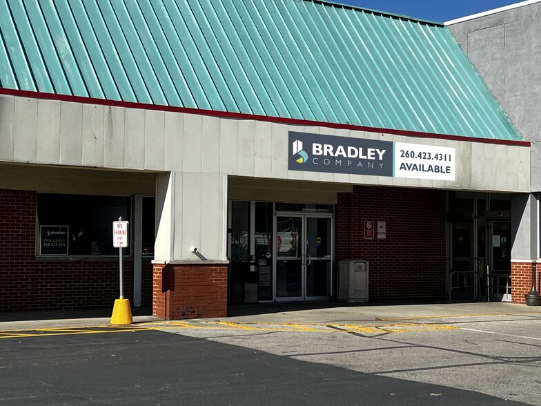 More Photos Of 1707-1709 N Walnut St, Hartford City Storefront For Lease