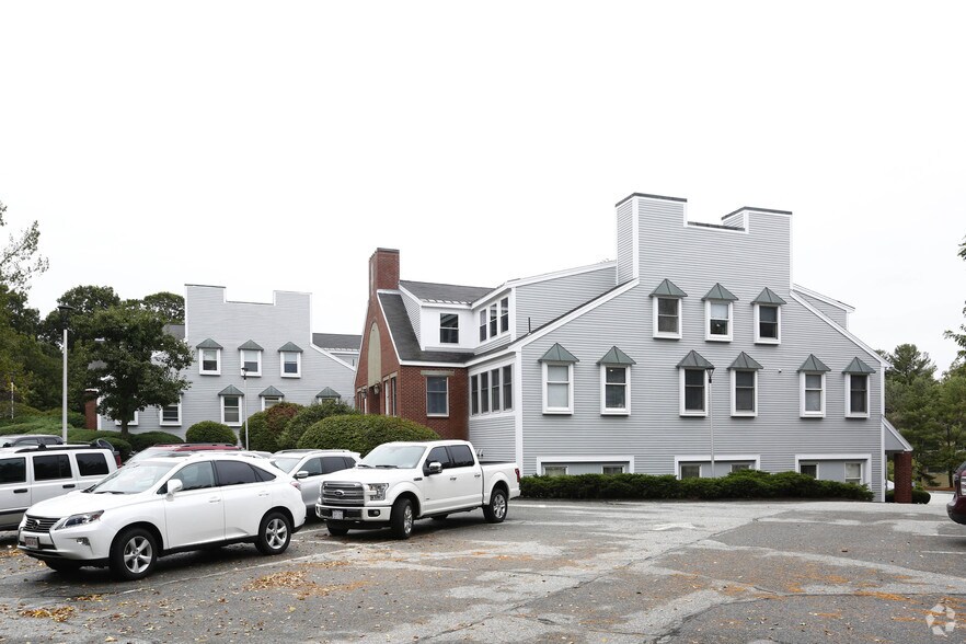 More Photos Of 266 Main St, Medfield Office For Lease