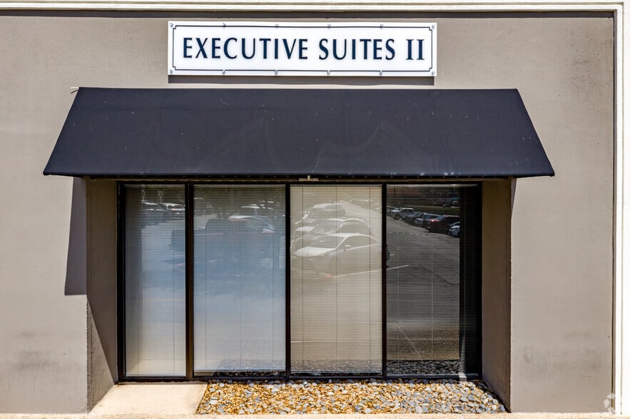 More Photos Of 3700 Fredericksburg Rd, San Antonio General Retail For Lease