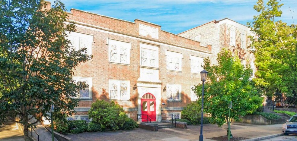 Primary Photo Of 1605 Monument Ave, Richmond Religious Facility For Lease