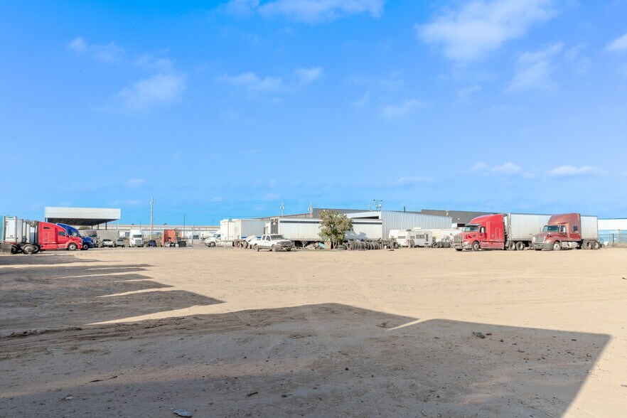 More Photos Of 119 North America Rd, Laredo Land For Sale