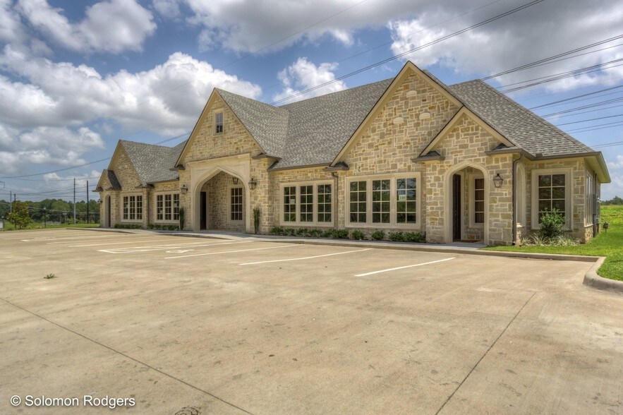 More Photos Of 6115 New Copeland Rd, Tyler Medical For Sale