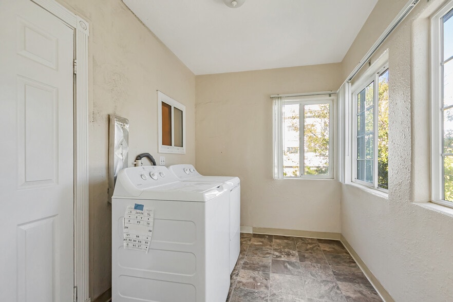 More Photos Of 270 E Saint John St, San Jose Apartments For Sale