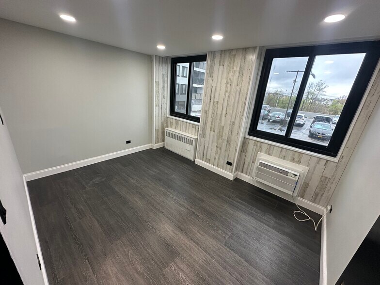 More Photos Of 711A-711D Seagirt Ave, Far Rockaway Coworking Space
