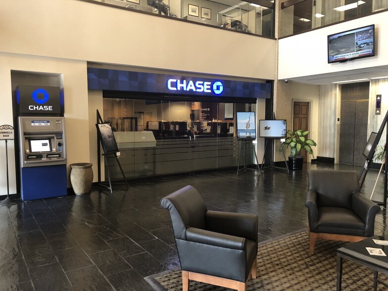 More Photos Of 600 Jefferson St, Lafayette Office For Sale