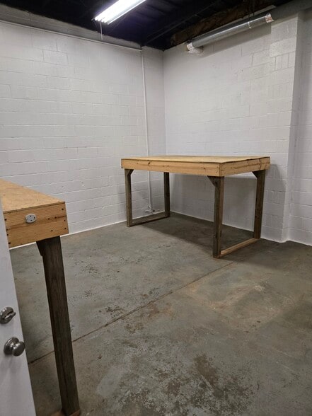 More Photos Of 1315 S Water Ave, Gallatin Freestanding For Lease