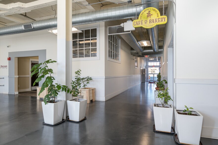 More Photos Of 208 Race St, Holyoke Office For Sale