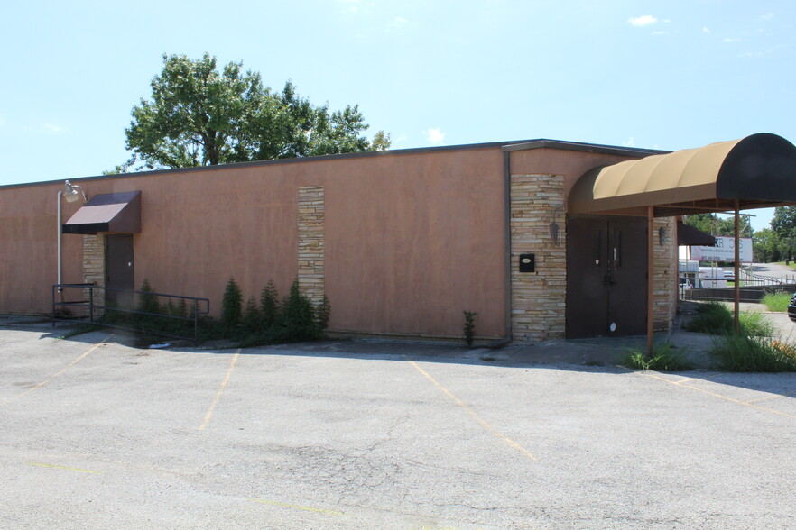 Primary Photo Of 1900 E Rosedale St, Fort Worth Religious Facility For Sale