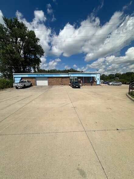 Primary Photo Of 8100 E 40 Hwy, Kansas City Warehouse For Sale