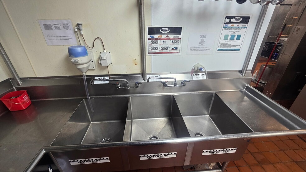 More Photos Of 80 Franklin Mills Blvd, Philadelphia Restaurant For Sale