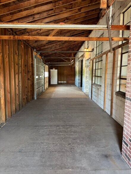 More Photos Of 96 Main st, Reinholds Warehouse For Lease