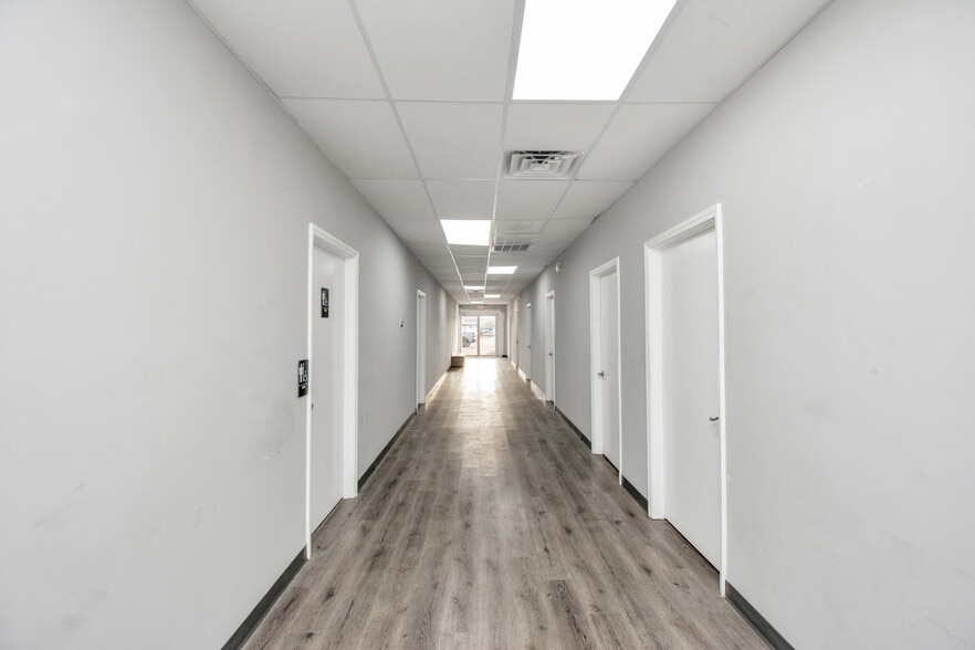 More Photos Of 9001 Jensen Dr, Houston Warehouse For Lease