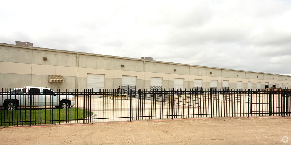 More Photos Of 12550 Reed Rd, Sugar Land Light Distribution For Lease