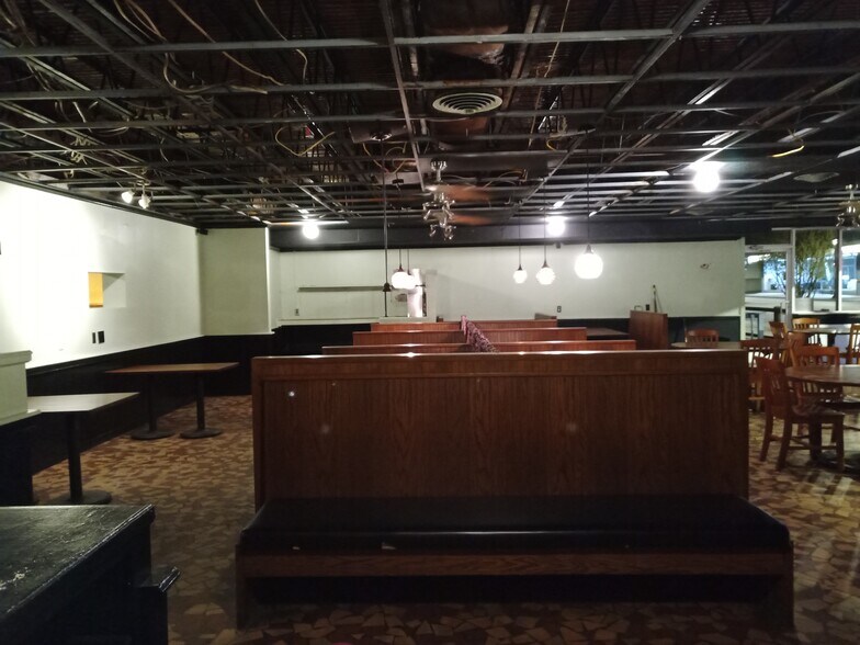 More Photos Of 525 Main St, Altavista Restaurant For Sale