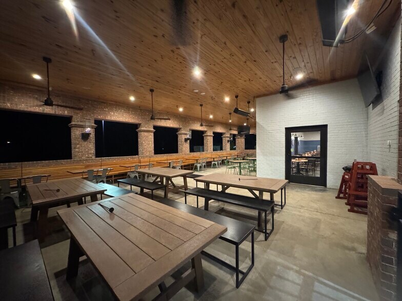 More Photos Of 166 Calhoun Station Pky, Gluckstadt Restaurant For Sale