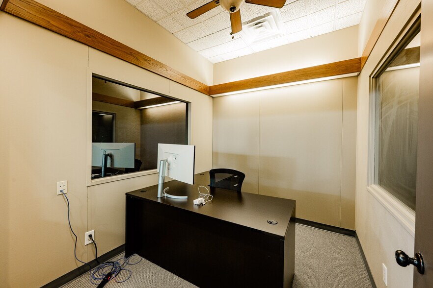 More Photos Of 2500 E 8th St, Odessa Auto Repair For Sale