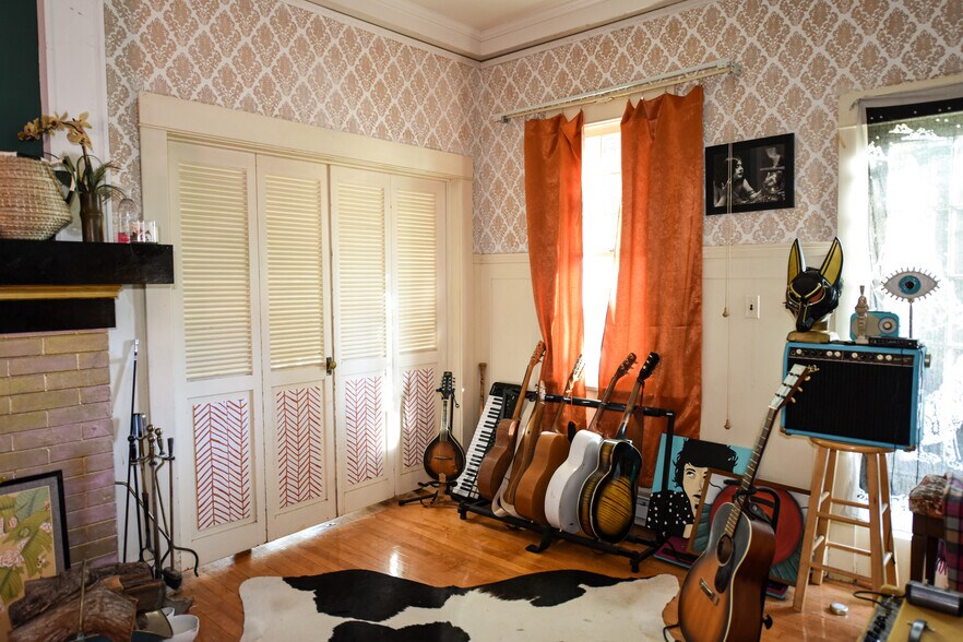 More Photos Of 200 E Vista St, Bisbee Movie Radio TVStudio For Sale