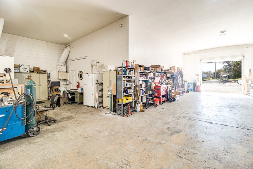 More Photos Of 103 Highland St, Orange City Warehouse For Sale