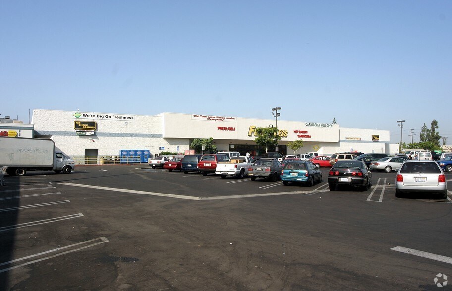 More Photos Of 2700-2800 E 1st St, Los Angeles Unknown For Lease