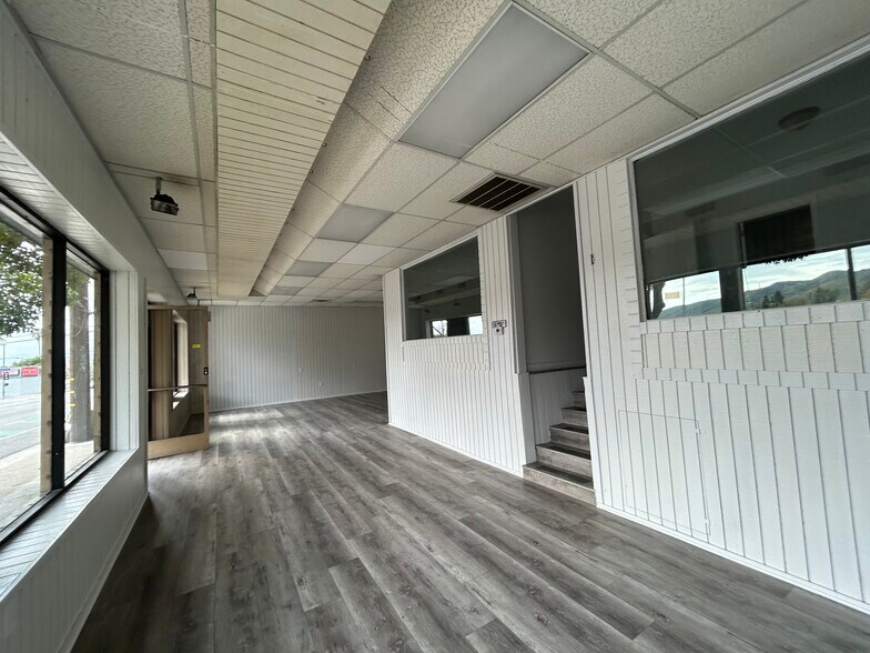 More Photos Of 7639 Foothill Blvd, Tujunga Storefront For Lease