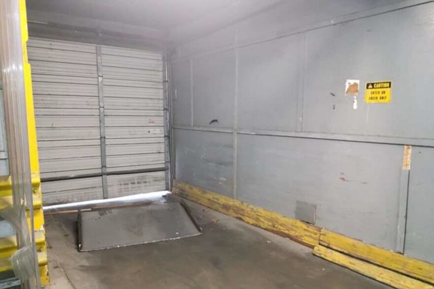 More Photos Of 1121 W Kentucky St, Louisville Distribution For Sale