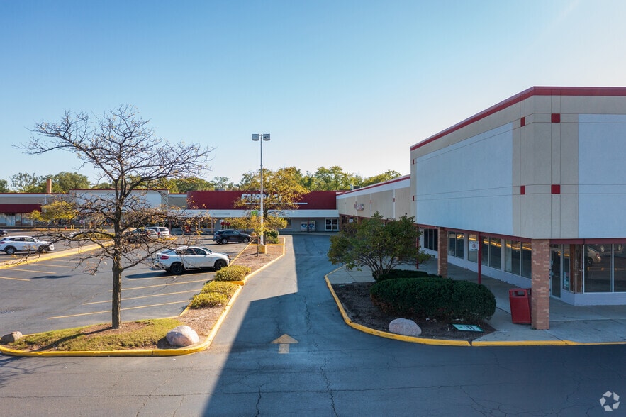 More Photos Of 2935-3069 159th St, Markham Unknown For Lease