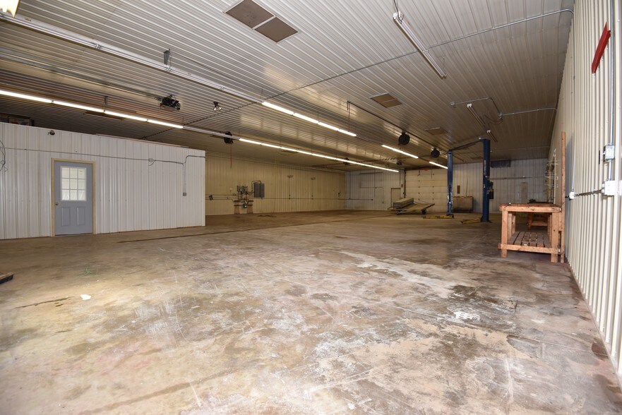 More Photos Of 710 10th St NE, Milaca Warehouse For Sale