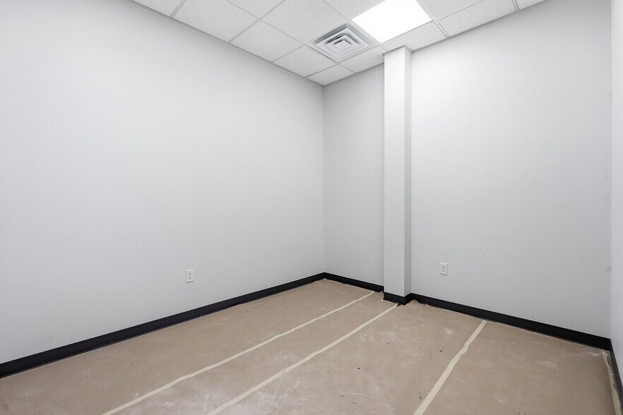 More Photos Of 7748 E US Highway 290, Johnson City Warehouse For Sale