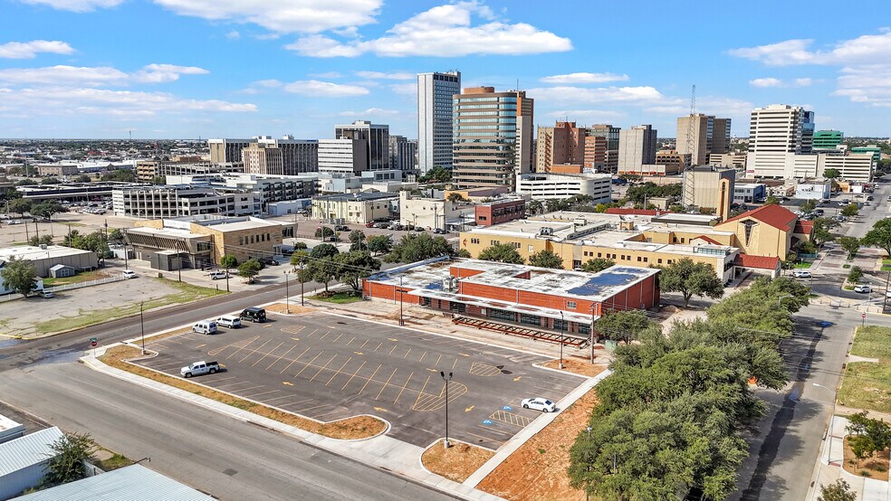 More Photos Of 201 E Illinois Ave, Midland Office For Sale