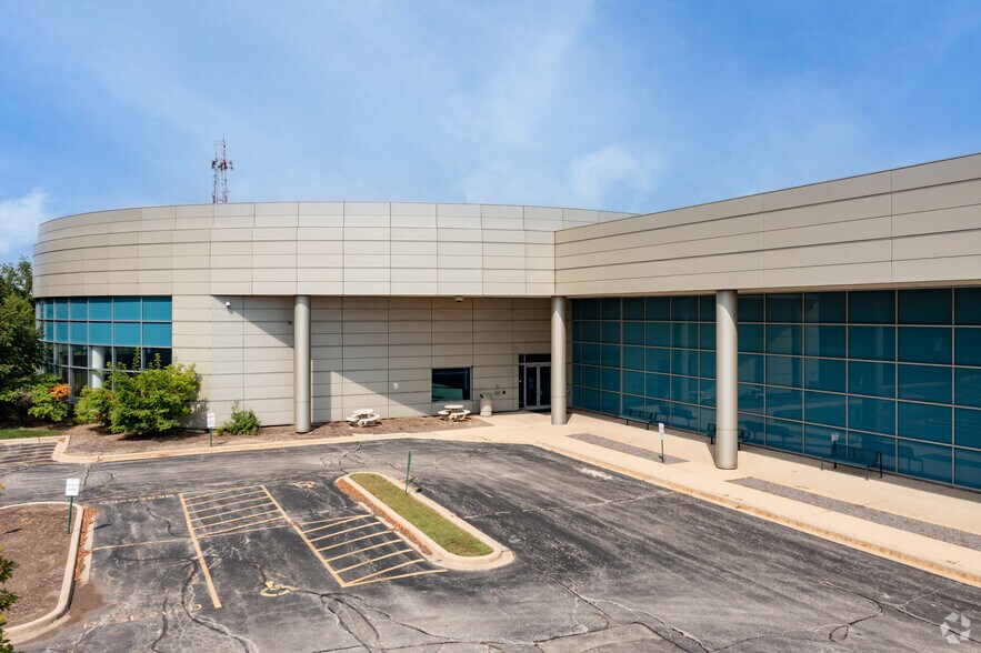 Primary Photo Of 2800 Lakeside Dr, Bannockburn Warehouse For Lease