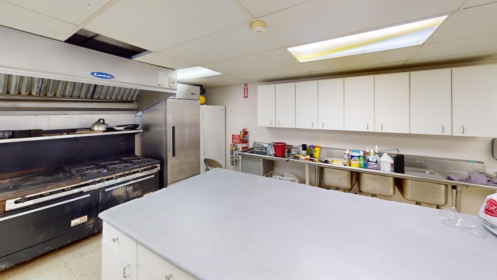 More Photos Of 1205 Elm St, Youngstown Religious Facility For Sale