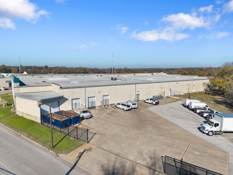 More Photos Of 5305 Midway Rd, Haltom City Distribution For Sale