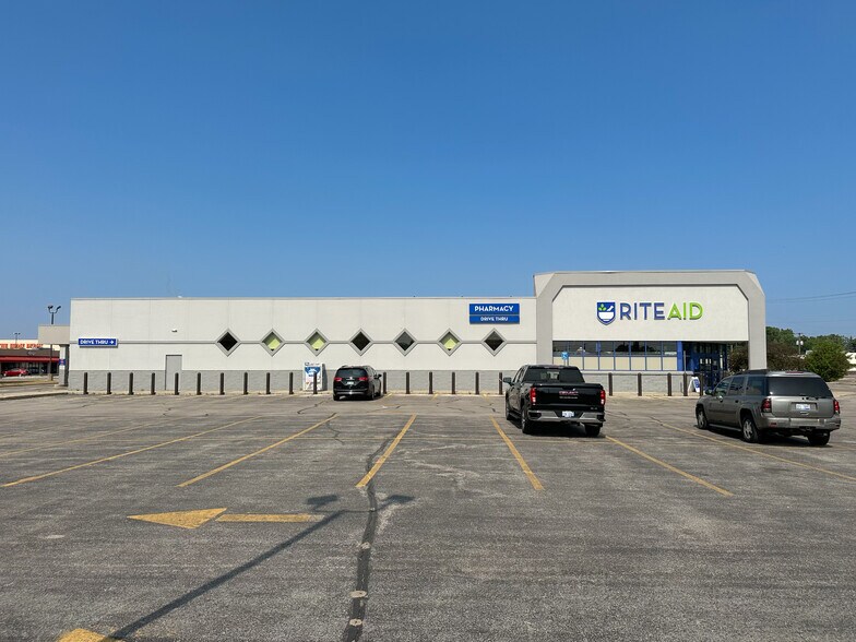 More Photos Of 2635 Henry St, Muskegon Drugstore For Sale