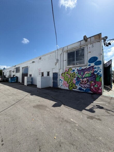 More Photos Of 591-599 NW 71st St, Miami Warehouse For Lease