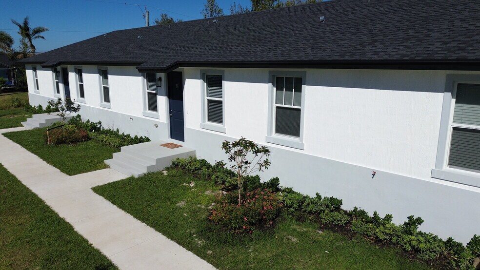 More Photos Of 260 Rotonda Blvd W, Rotonda West Apartments For Sale