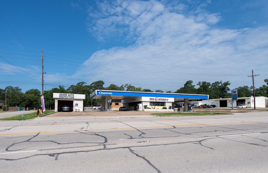 More Photos Of 1207 N Frazier St, Conroe Convenience Store For Sale