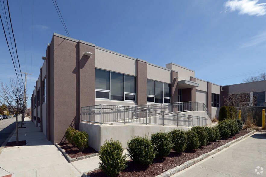 More Photos Of 225 Carolina Ave, Providence Research And Development For Lease